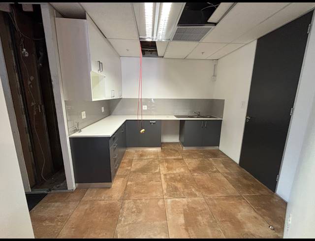 979M² OFFICE TO LET IN CAPE TOWN CITY CENTRE